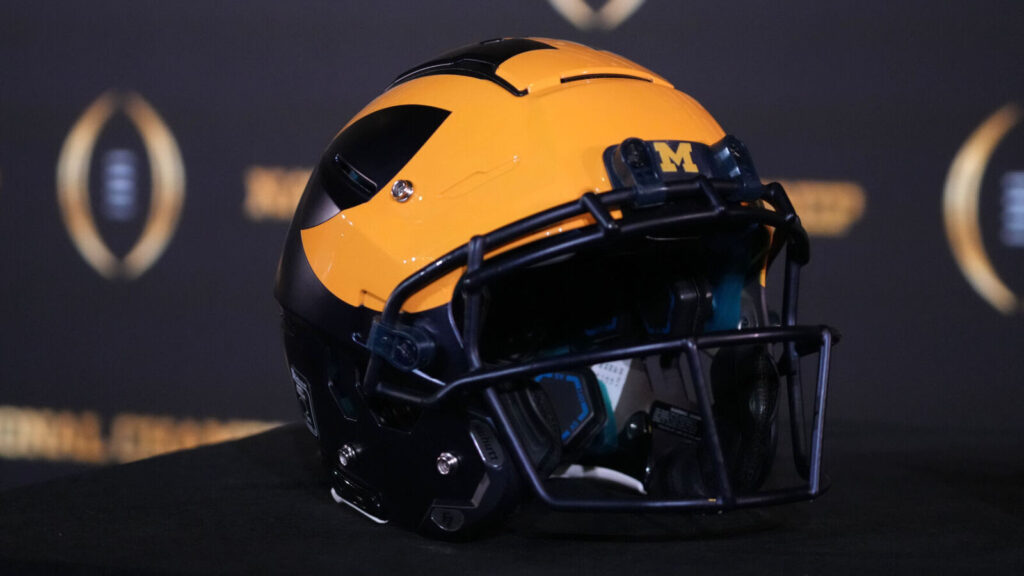 Michigan steals four-star EDGE from South Carolina, others