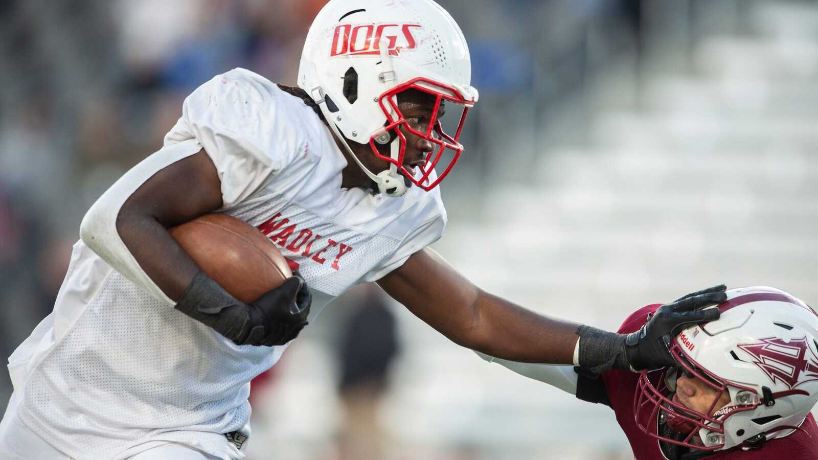 What feeling stood out to elite EDGE Jaquez Wilkes about Auburn?