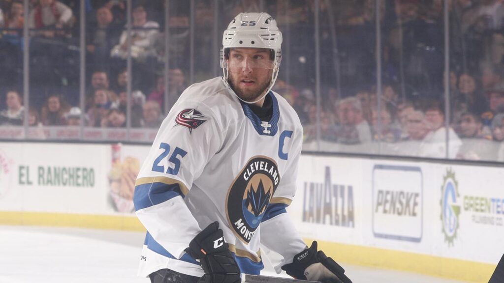 Monsters add Matteau as assistant coach