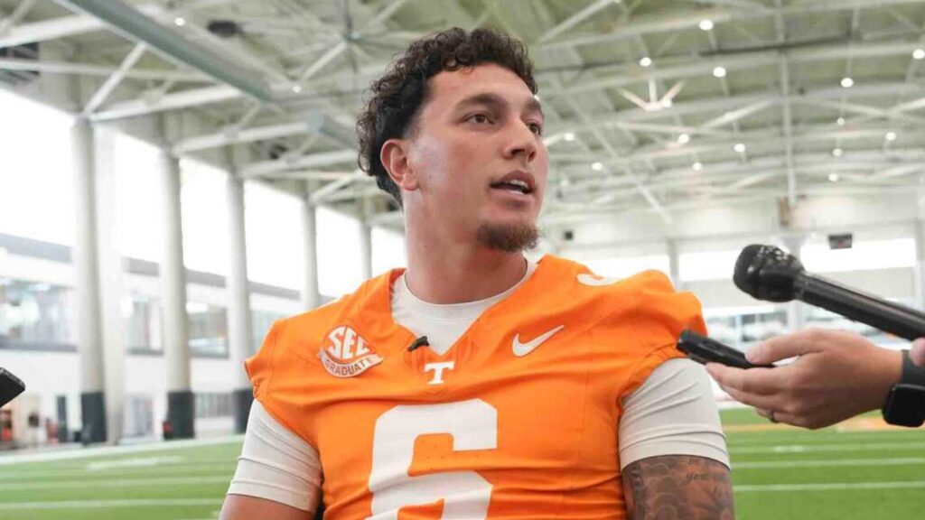 New Tennessee QB getting praise after unprecedented offseason
