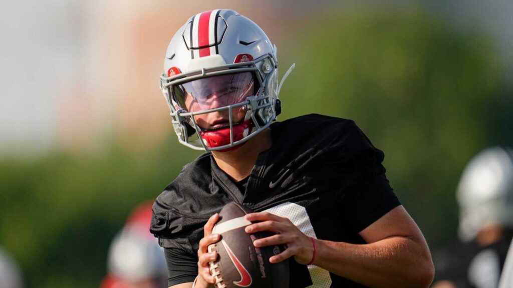 Ohio State to start redshirt freshman at quarterback