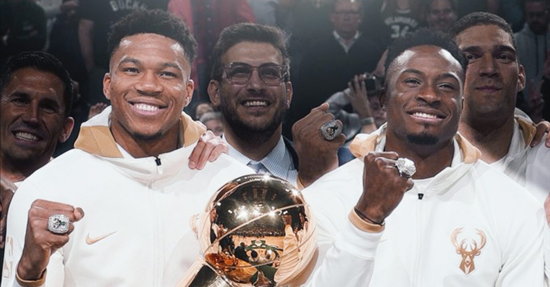 Antetokounmpo (6)