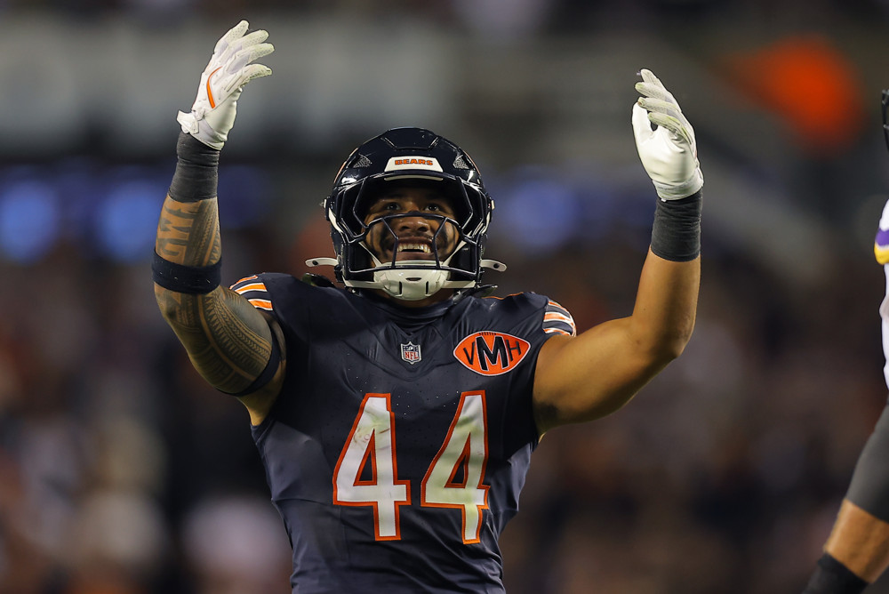 Chicago Bears linebacker Noah Sewell (#44) reacts after a play against the Minnesota Vikings at Soldier Field on September 8, 2025 — featured as a top Week 3 IDP waiver wire pickup.