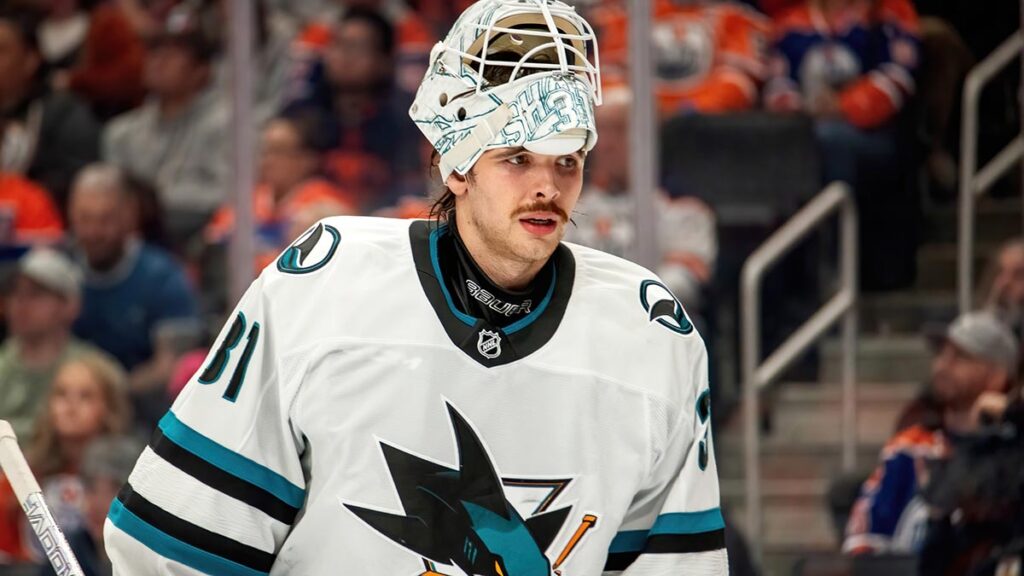 Blues sign Romanov