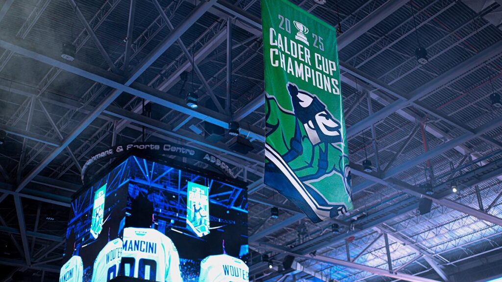 Canucks celebrate title with home fans