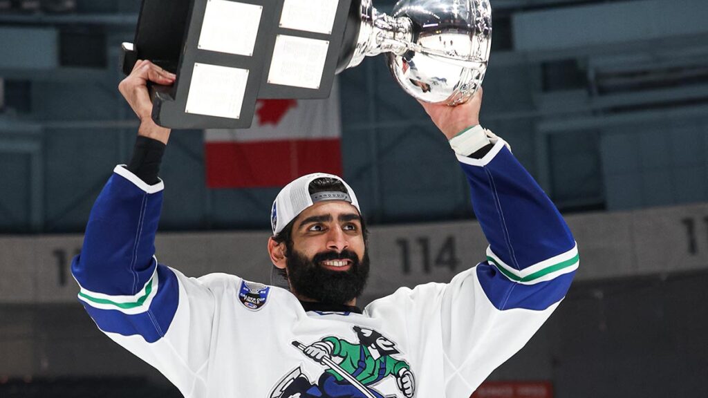 Khaira signs with Canucks
