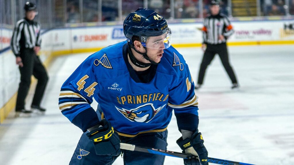Senators sign Harrington to two-year deal