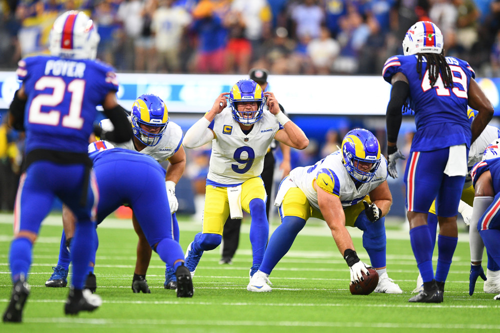 Matthew Stafford looks over the Week 6 Fantasy Football Cheat Sheet and prepares to score 6 points.