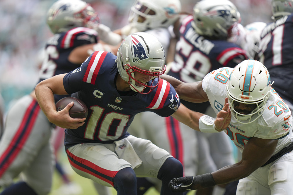 Drake Maye gets sacked for the Week 7 Fantasy Football Player Rankings Tiers