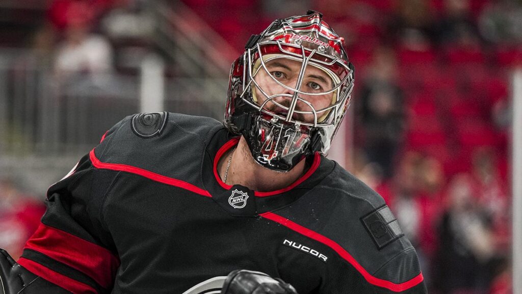 Rangers sign goaltender Martin