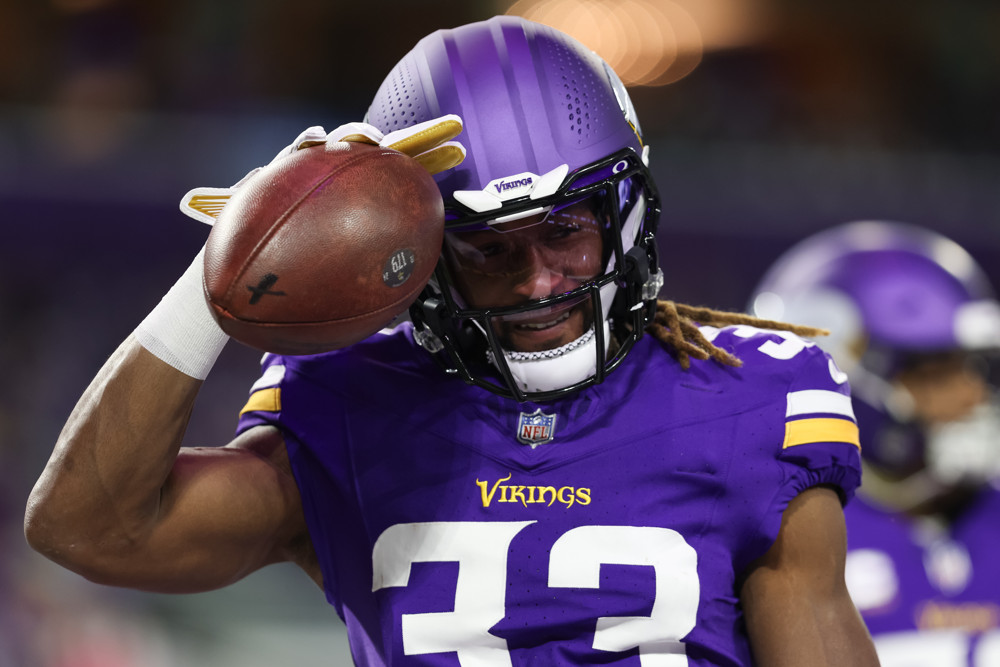 Aaron Jones RB featured in the Week 12 Fantasy Football Trade Advice by Mychal Warno