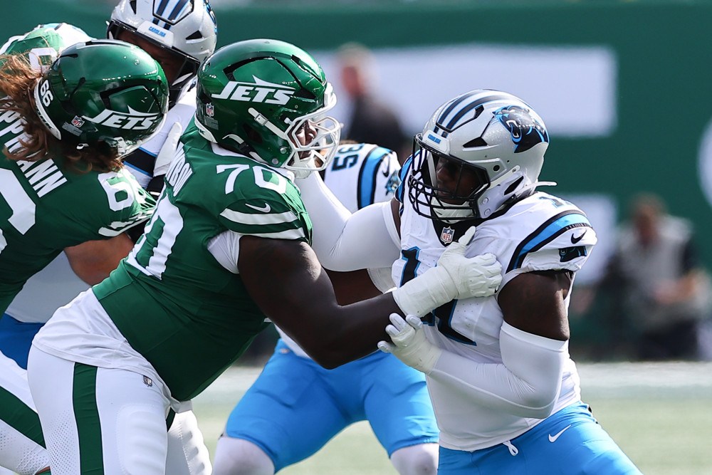 Nic Scourton EDGE DL Carolina Panthers featured in the Week 12 IDP Start/Sit