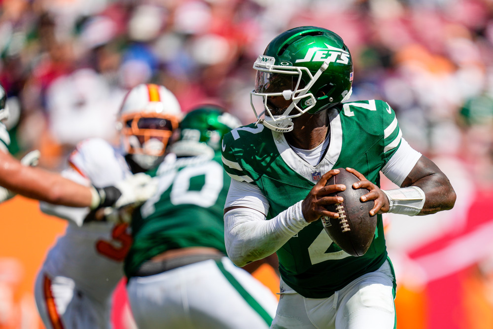 Tyrod Taylor NYJ QB starts for the Week 12 Fantasy Football Start/Sit Advanced Stats after replacing Justin Fields.