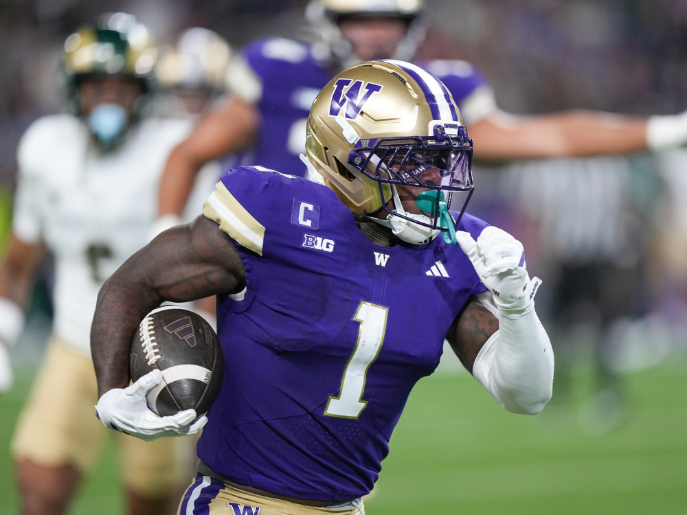 Jonah Coleman rushes down the sideline on his way to being featured in the 1QB 2-Round 1QB Rookie Mock Draft