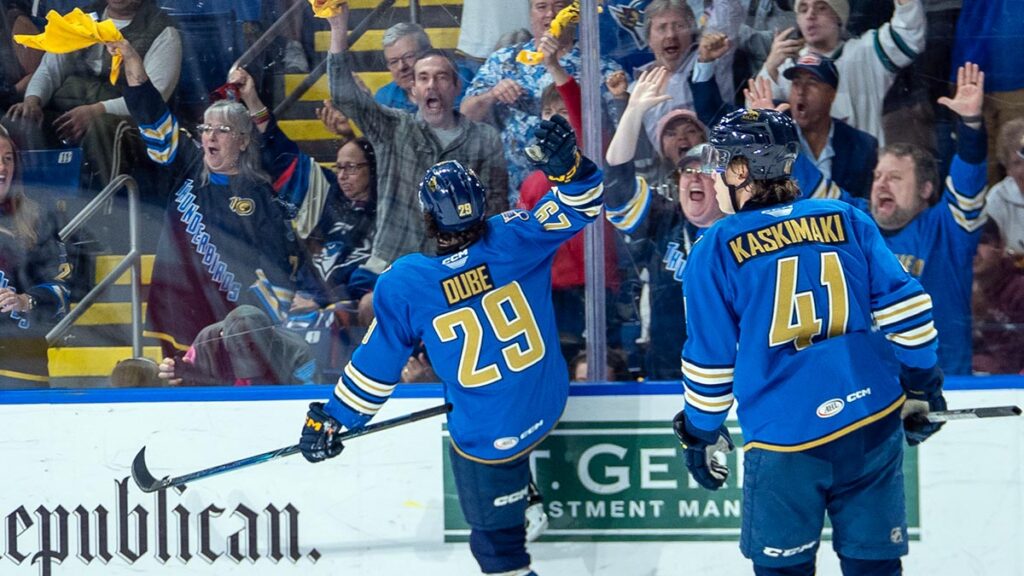 Romanov, Thunderbirds blank Pens to even series