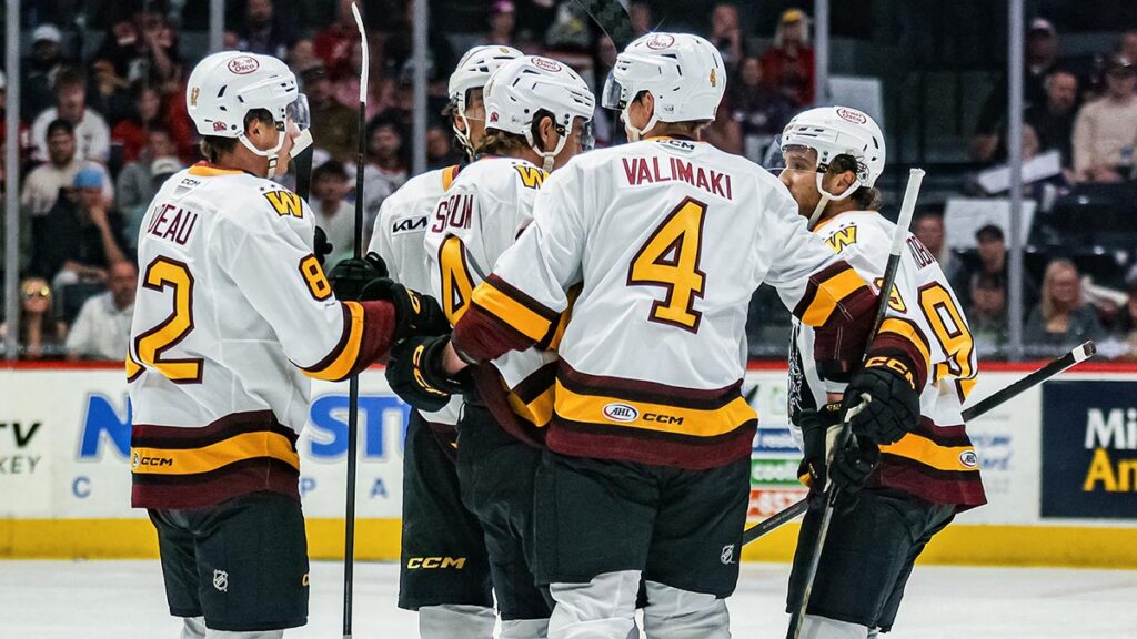 Wolves rally to take Game 2, grab 2-0 series lead